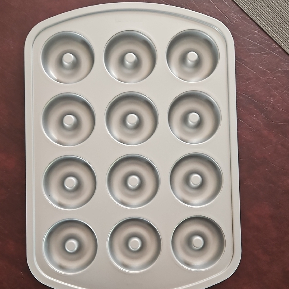 Pampered Chef Silver/Turqoise Mini Donut Pan Non Stick